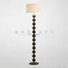 Staande lampen Japanse ontwerper Staande lamp Witte washouten vloerlamp E27 Massief houten staande lamp Woonmodel Kamer Slaapkamer Nachtkastje Studeerkamer YQ240130