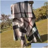 Écharbes 2023 Designer Cashmere Scarf Winter Femmes and Men Long Quality Bandband Fashion Classic Imprimé Big Plaid Châles Drop de Dhayb