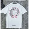 Chromees Heart Mens T Shirts Heart 고품질 브랜드 승무원 목 디자이너 크롬 짧은 슬리브 Top Tees 티셔츠 캐주얼 호스 슈즈 산스크리트 크로스 프린트 Tshirt 7912
