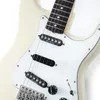 Ritchie Blackmore S T (biała) gitara jako ta sama na zdjęciach