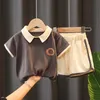 2PCS男の子の服マザーキッズセット夏のスタイルかわいい幼児コットントップパンツ短袖の子供スーツ240131