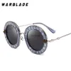 Sonnenbrille 2021 Neue Mode Bienen Retro Runde Buchstaben Transparent Rahmen Tönung Objektiv Sonnenbrille Trending Damen Sommer Sonnenbrille YQ240131