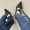 Sandalen Zomer 2024 Slingback Schoenen Gothic Dikke Hakken Damespumps Klinknagel Street Style Medium Hak Punk Vintage Casual