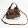 女性向けのトートフェイクファーバケツバッグ高級デザイナーとバッグと財布2023 New Fasion Lambswool Cain decorate Soulder crossbodyh24131