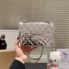 Stylish Women Shoulder Bag 20cm Patent Leather Diamond Check Gold Hardware Metal Buckle Luxury Handbag Matelasse Chain Crossbody Bag Makeup Bag Card Bag Dress Bags