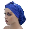 Ethnische Kleidung 2024 Glänzende gefaltete Turban-Kappe mit Diamant-Blumenstrauß Afrikanischer Headtie Frauen-Kopf-Verpackungs-Nigeria-Kopfstück-Dame-Party-Hut