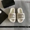 2024 New Winter fuzzy Slippers Designer womans fluffy warm sandal teddy bear Slipper kid Sliders Channel black Flat Casual Shoe sandale luxurys tazz house fur slides