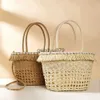 ショルダーバッグはTassel andBag Beac Woven Womens Bagh24131を販売しています