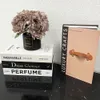 Lyxdesigner Fake Books for Decoration Fashion Magazine Storage Box Creative Desktop Decoration soffbord Böcker Heminredning 240123