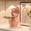Figurki dekoracyjne nowoczesne dziobowe dziewcząt posąg do wejścia do kluczy do przechowywania taca ozdoby dekoracji domu rzemieślnicze przekąski na cukierki prezent