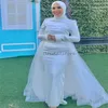 Saudi-arabisches Meerjungfrau-Hochzeitskleid mit Überrock, Stehkragen, muslimische Dubai-Perlen-Brautkleider, lange Ärmel, Land-Türkei-Braut, rustikale islamische Robe de Mariage 2024