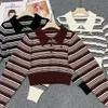 女性のパーカースウェットシャツデザイナー24Spring/Summer New Stripe Contrast Design装飾的なJacquardレターPolo Collar半袖トップスタイルuftn