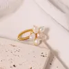 Pierścienie klastra Glseevo Zaprojektowany naturalny pierścień dla słodkowodnej perłowej 18 -krotnie złota platowana dekoracja kwiatów ręcznie robiona lady GLOM GR0380