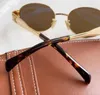 Lunettes de soleil Fashion Luxury Designer Lunettes de soleil pour femmes Men 4235 verres mêmes lunettes de soleil que Lisa Triomphe Beach Street Po Small Sunnes Metal Full File avec cadeau B