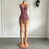 Abiti da festa Sexy trasparente trasparente attraverso il vestito da ballo corto per ragazza nera Abiti da cocktail da donna con cristalli di perline di lusso con diamanti dorati per il compleanno