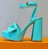 Designer-Schuhe, modische Schnalle, rosafarbenes Lackleder, hochhackige Schuhe, Designer-Plateau-Absätze, Knöchelwickel-Sandale für Damen