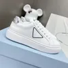 Designer Sneaker Fashion Lady Plateforme Triangle Shoes Brand Letters Men White Sneakers Taille 35-46
