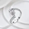 Klusterringar av hög kvalitet 925 Sterling Silver Pear Cutting D Color VVS 2CT Moissanite Ring for Women Making Jewelry Wedding