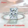 Bagues de cluster Smyoue 4ct Radiant Cut Moissanite Solitaire Bague pour femmes D Couleur Sparkling Créé Diamond Wedding Band S925 Sterl276p