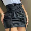 Kjolar hög midje kjol sexig faux läder snörning mini för kvinnor smala fit klubbkläder med veckad wrap över knälängd