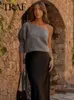 Kvinnors tröjor Traf Fashion Asymmetric Sleeve Cape Jacket Autumn Sticked Thin Drop Shoulder Slim Textured Top Short Y2K