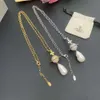 L'imperatrice vedova Xis New Saturn esagera lo stile del lusso leggero di alta qualità con una collana di perle a goccia d'acqua