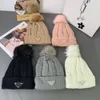 Beanie / Skull Caps Designer Mulheres Inverno Malha Chapéu De Lã Mulheres Chunky Knit Grosso Quente Faux Fur Pom Beanies Chapéus Feminino Bonnet Beanie Skull Caps 2024