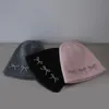 Koreanska ins beanie hatt kvinnor y2k båge stickad avslappnad vinter varma mössor öronskydd mjuk fast färg tjock vindtät hip-hop hattar 240131