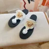 Versa Flip Flip Summer basen metal logo projektant sandałowy sandałowe buty swobodne luksusowe slajd mulacz muła płaska marka Kobiet najwyższej jakości hurtowe skórzane suwaki Lady