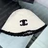 Lady Designer Polar Kova Şapkaları Uzun boylu resmi şapkalar Kadın Lüks Tasarımcılar Kabarık Kapaklar Güneş Bonnetler Kış Beanie Takılı Kapaklar C Sunhat