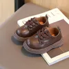 Lente kinderen lederen schoenen unisex lichte peuter kinderen casual schoenen elegant zwart bruin 21-30 mode school jongens meisjes schoen 240131