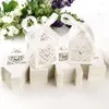 Cadeau cadeau 10pcs amour coeur bonbons boîtes laser coupé chariot creux faveurs de mariage cadeaux boîte avec ruban bébé douche fête fournitures