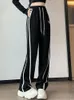 Pantaloni da donna Zoki Streetwear Pantaloni sportivi da donna Y2K a righe Vintage Lace Up Heart Gamba larga Pantaloni casual femminili coreani a vita alta grigi