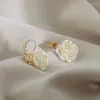 Orecchini pendenti Fiore bianco francese della camelia per le donne Estate elegante Adcanced Sense Colore oro Orecchino a goccia Gioielli per feste N112