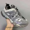 Designer Balencigs Chaussures de sport à la mode Patins à roulettes Printemps Paris Daddy 2024 Track3 Tendance Rétro High Sole Sports C BK6G