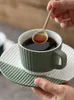 カップソーサー日本のコーヒーヨーロッパクリエイティブラフセラミックカップとプレートセットカプチーノ