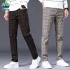 Wysokiej jakości męskie spodni Casual Pants 98 Bawełna Stretch Prosty klasyczne Slim Fit Spodni Mężczyzna duży rozmiar 40 42 6 Wzór 240124