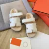 En Kaliteli Kadın Hediye Sandalet Lüks Tasarımcı Kış Sıcak Kabarık Terlik Bulanık Sandale Klasik Oyuncak Ayı Terlik Düz Slaytlar Tazz Sıradan Ayakkabı Sliders Boyutu 35-43
