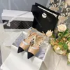 Tasarımcı Bale Daireler Lüks Elbise Ayakkabı Vinçalanma Slingback Topuklu Tasarımcı Çift Mektup Mary Jane Ayakkabı Kız Vintage Sinlu Deri İnciler Sandalet