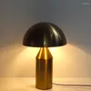 Lâmpadas de mesa Nordic LED Lâmpada Preto Ouro Branco Ferro Cogumelo Decoração de Casa Sala de estar Quarto Estudo Luzes de cabeceira G9 El