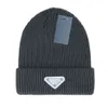 Nuevo Diseñador de gorros de lujo Invierno para hombres y mujeres Diseño de moda Gorros de punto Caída de lana Capunisex Gorro cálido P-9 F-3