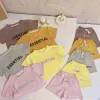 Pojkar designers kläder småbarnskläder sätter sommar baby kortärmad t-shirt shorts 2st.