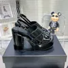 Projektanci Sandały Patentowe skórzane sandały platforma wysokie obcasy Klasyczne regulowane obcasy kostki do kostki buty z pudełkiem 515