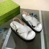 Classic Designer Cross Thick Sole Flat Bottom Slippers Napa Rhombus Pattern Symning Lätt vaddad Casual Shopping Pool Slippers Storlek 35-42