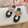 Sommer Strand Sandalen Casual Schuh Luxus Versa Flip Flops Mules Slide Pool Frauen Slipper 2024 Neue Flache Designer Metall Logo Schwarz Weiß Loafer Größe 35-42 Männer Sliders Dame