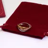 Hochwertiger Ring aus der Trinity-Serie aus Edelstahl, dreifarbig, 18 Karat vergoldetes Band, Vintage-Schmuck. Drei Ringe und drei Farben, fashio293o