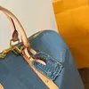 Denim Designer Duffle Bag Mujeres Hombres Diseñador Denim Bolsos Mantenga el hombro Bolsa de viaje Monederos Totes de gran capacidad Viajes Spedy Bolsas Crossbody 240115