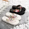 МОДА, женские дизайнерские шлепанцы, летние 22 классических брендовых пляжных повседневных сандалии, размер 35-42 06 006