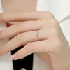 Klusterringar 925 Sterling Silver Snowflake Ring för kvinnor med en känsla av nischdesign. Micro Set Zircon Simulation Diamond