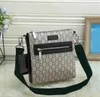 Yeni Erkekler Crossbody Omuz Çantası Stilleri Çeşitli Boyutlar Çantalar Lüks Tasarımcılar Çanta Pochette Birden Fazla Cep 523599 Moda Messenger Çantası Satış